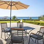 Sandoa - Beachfront Apartamento Minia