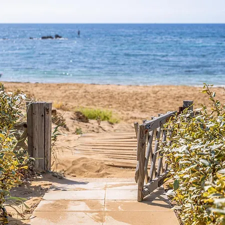 Sandoa - Beachfront Minia