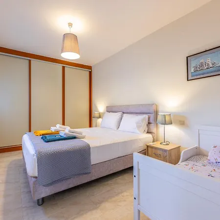 Sandoa - Beachfront شقة