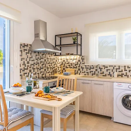 Sandoa - Beachfront شقة Minia