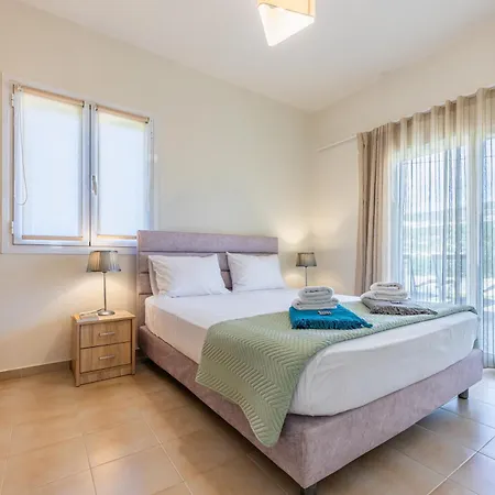 Sandoa - Beachfront Minia