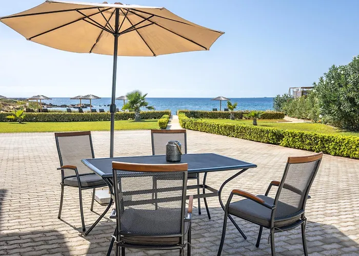 Sandoa - Beachfront Appartement Minia