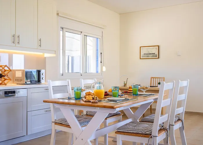 Sandoa - Beachfront Appartement *