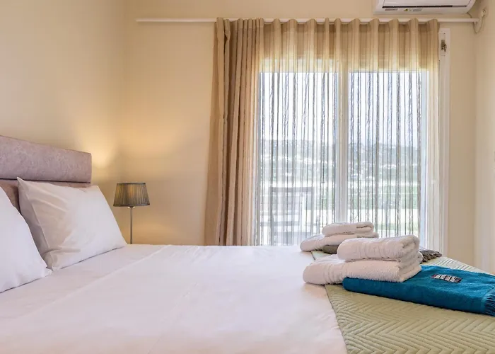 Sandoa - Beachfront *