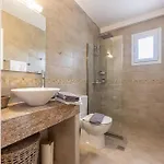 Sandoa - Beachfront Minia