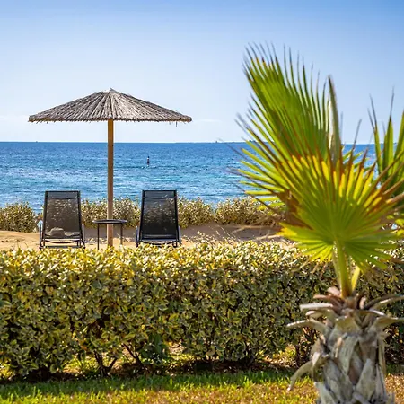 Sandoa - Beachfront Lejlighed *