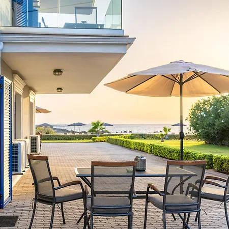 Sandoa - Beachfront Apartmán