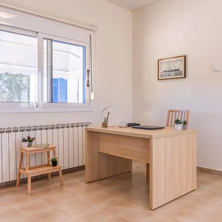 Sandoa - Beachfront Lejlighed *