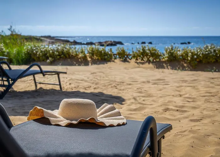 Sandoa - Beachfront Διαμέρισμα