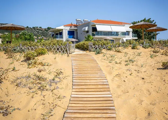 Sandoa - Beachfront * Μηνιά