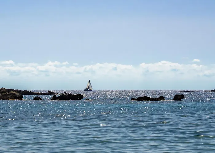 Sandoa - Beachfront * Μηνιά