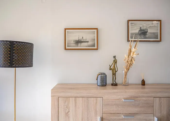 Sandoa - Beachfront Μηνιά