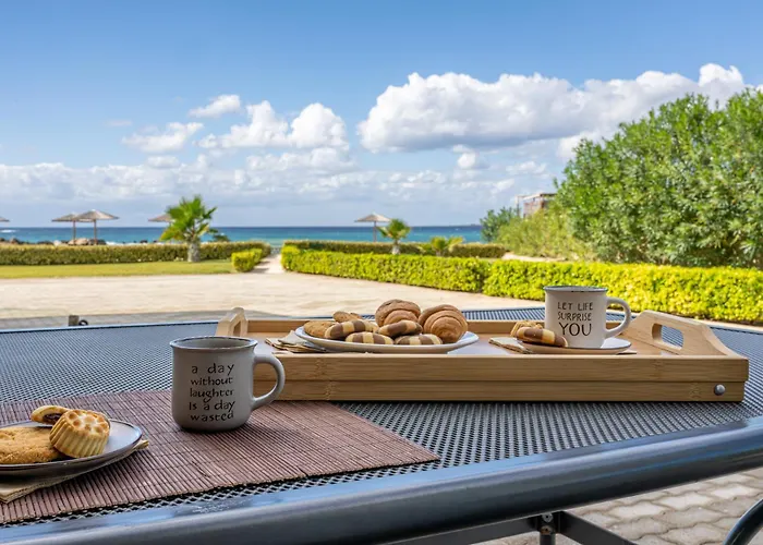 Sandoa - Beachfront Διαμέρισμα *