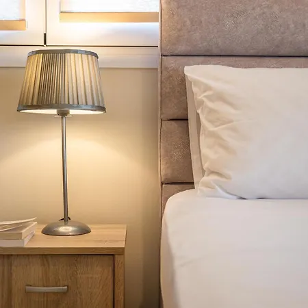 Sandoa - Beachfront *