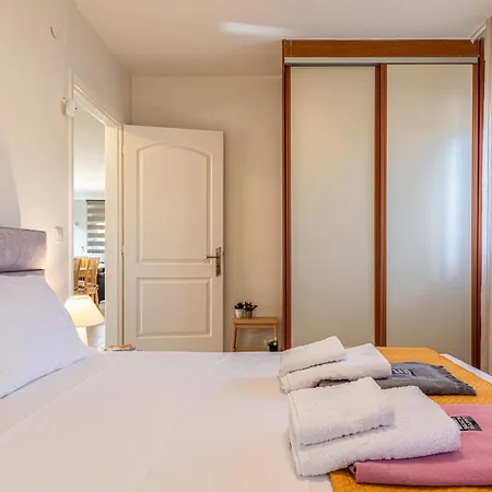 Sandoa - Beachfront Апартаменты Миния