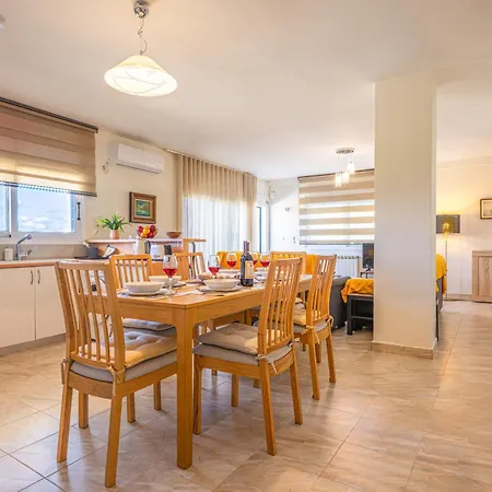 Sandoa - Beachfront Apartment Minia