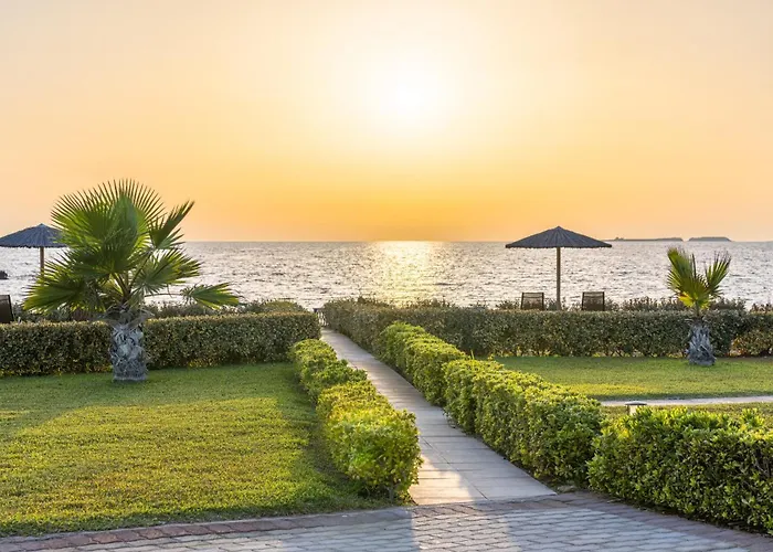 Sandoa - Beachfront *