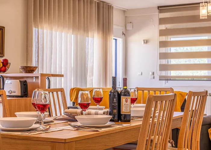 Sandoa - Beachfront *