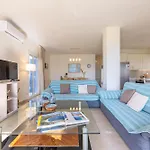 Sandoa - Beachfront