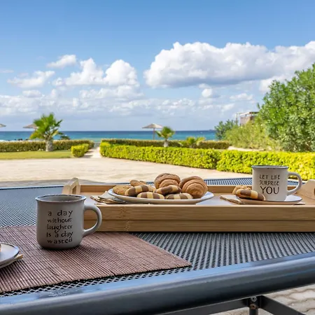 Sandoa - Beachfront Apartamento *