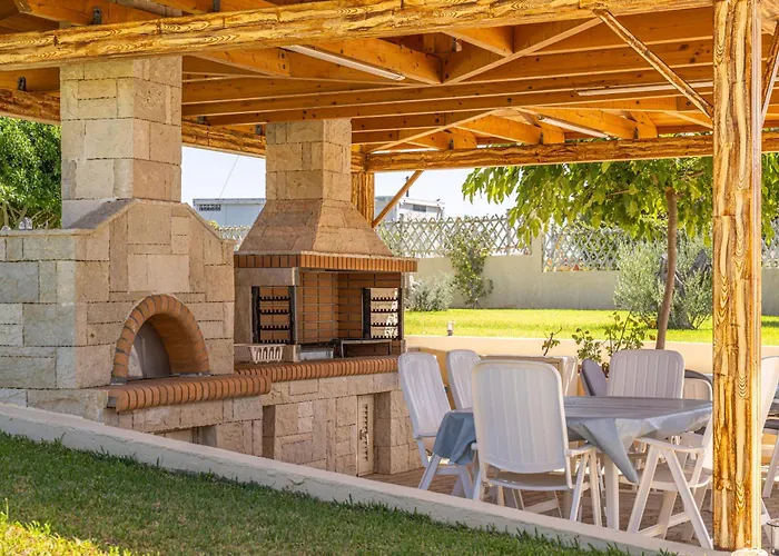 Sandoa - Beachfront Apartment Minia