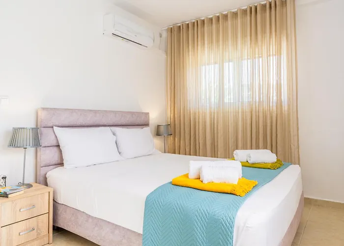 Apartment Sandoa - Beachfront Minia