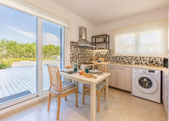 Apartment Sandoa - Beachfront Minia