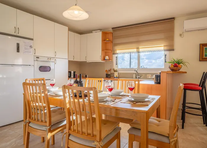 Sandoa - Beachfront * Minia