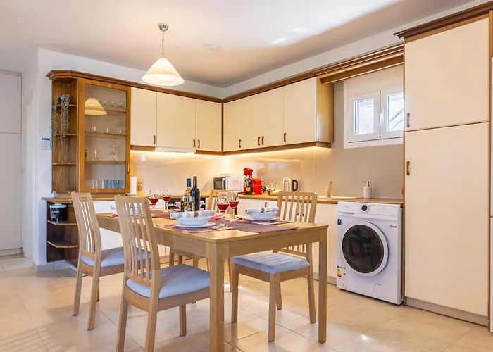 Sandoa - Beachfront Apartment