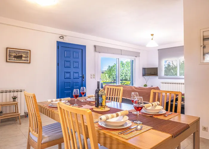 Sandoa - Beachfront Apartment Minia